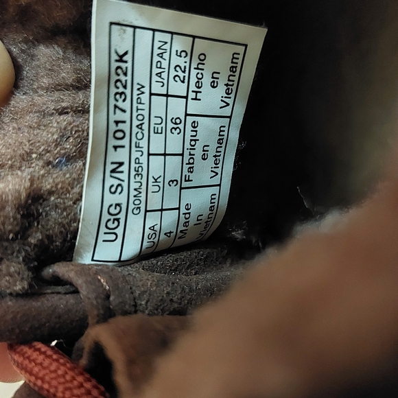 UGG Brown Kids Boots with Red Laces - Picture 9 of 9